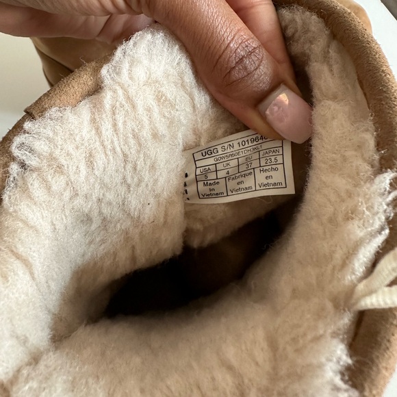 UGG Waterproof Boots - Picture 5 of 5